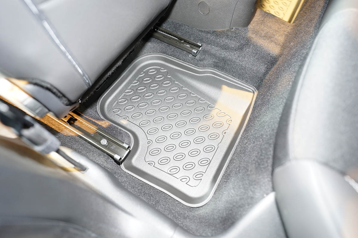 Premium Fußraumschalen für Jeep Avenger Verbrenner / Hybrid